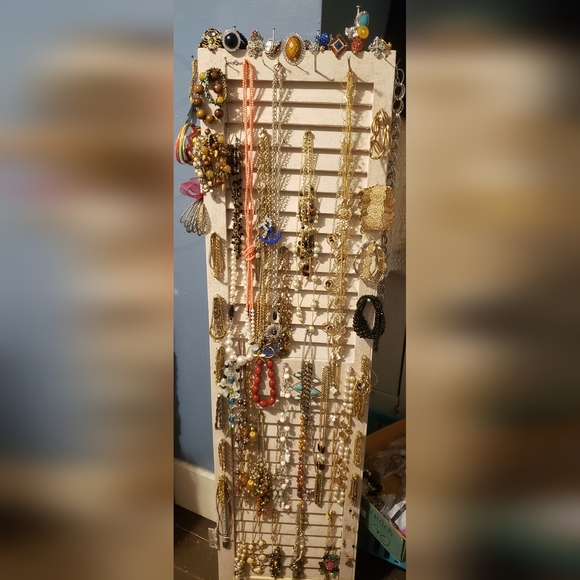 IMPRESSIVE Vintage/Modern Jewelry! Never Before Seen items! - Picture 16 of 16